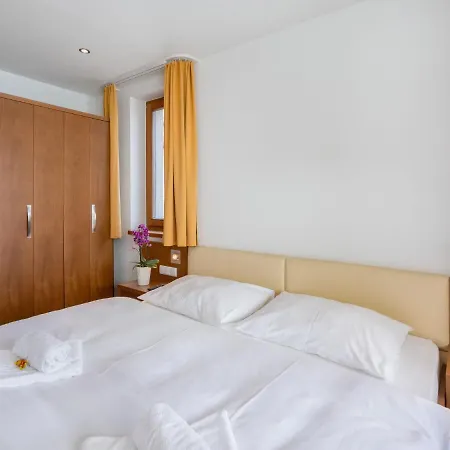 Emma-7 By Interhome *